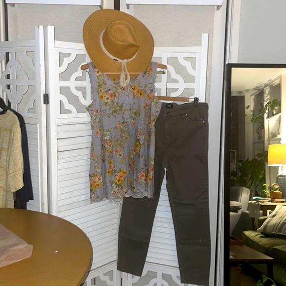 Lauren Conrad Sleeveless Blouse Coastal Cowgirl Boho Style EUC Sz M 🇺🇸FLASHSALE - Picture 2 of 10